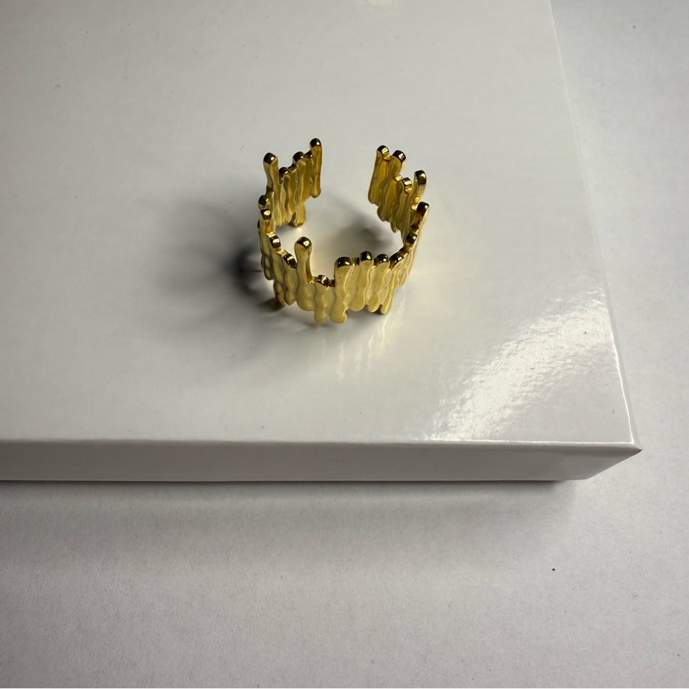 Gold Textured Ring - Picture 5 of 7